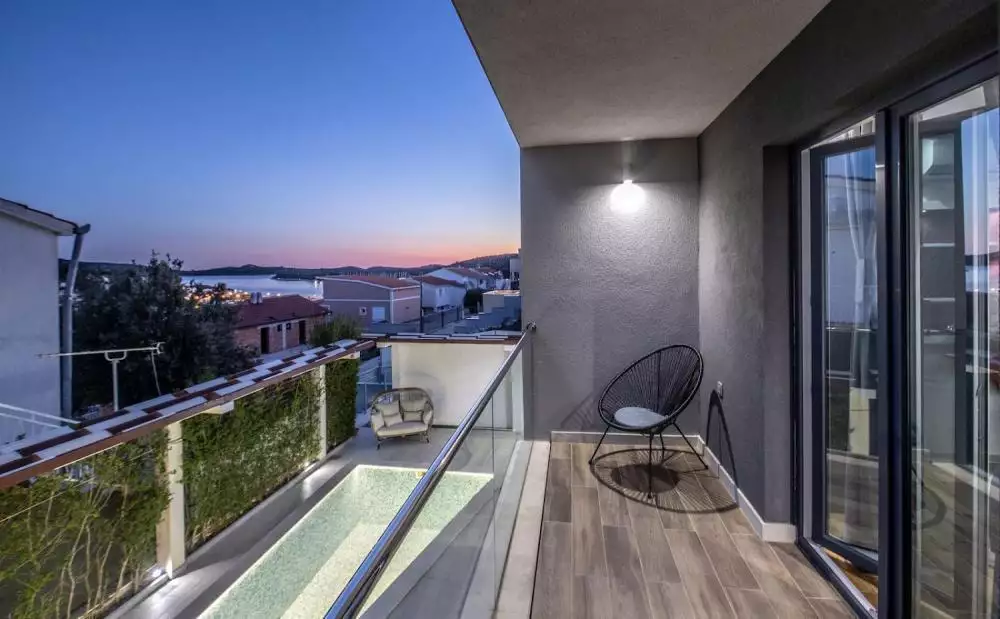 Отель, гостиница 350м² в Хорватии, Рогозница. Стоимостью 940000€ аренда фото-2