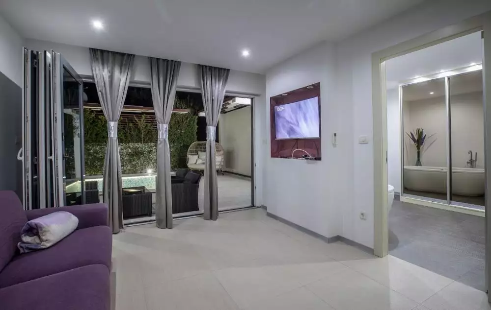 Отель, гостиница 350м² в Хорватии, Рогозница. Стоимостью 940000€ аренда фото-5