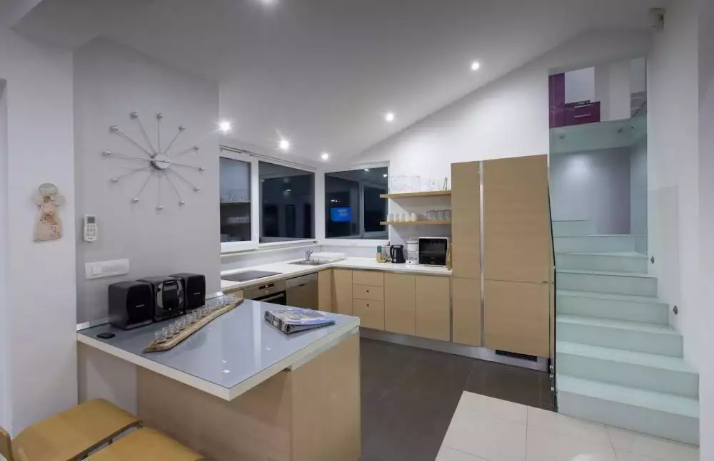 Отель, гостиница 350м² в Хорватии, Рогозница. Стоимостью 940000€ аренда фото-15