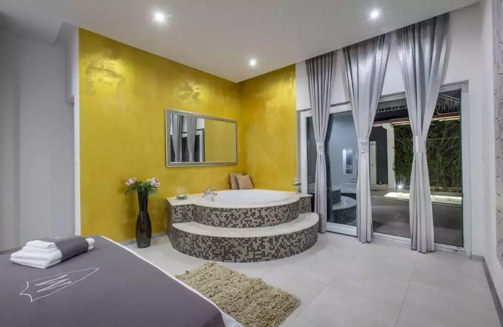 Отель, гостиница 350м² в Хорватии, Рогозница. Стоимостью 940000€ аренда фото-16