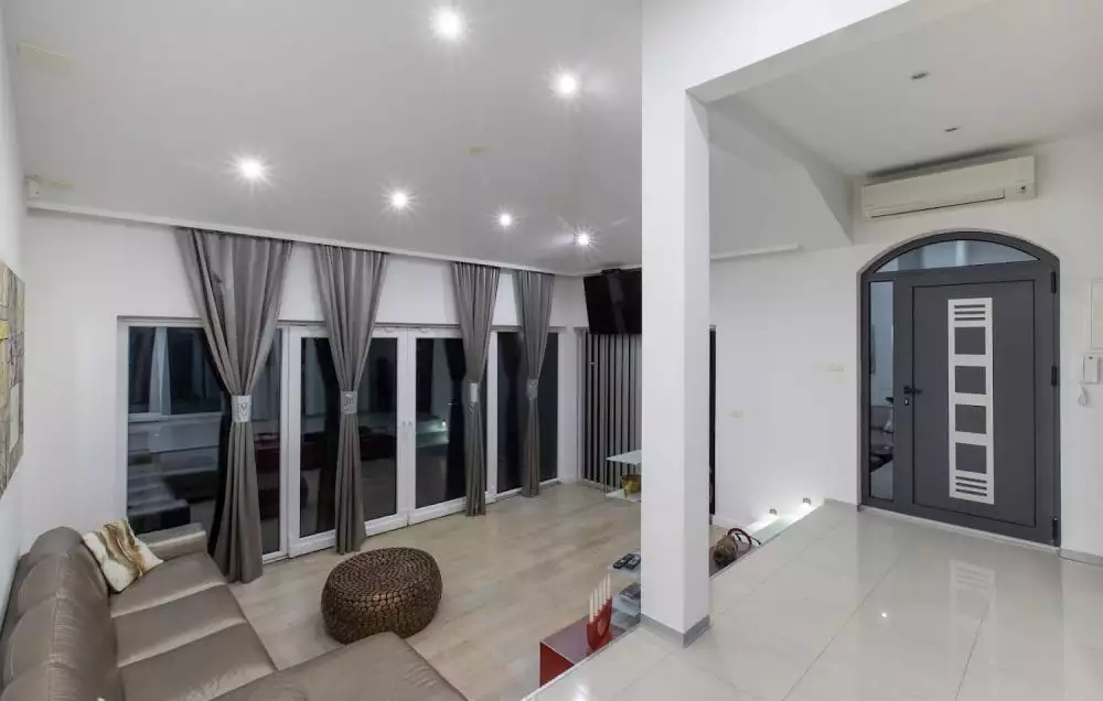 Отель, гостиница 350м² в Хорватии, Рогозница. Стоимостью 940000€ аренда фото-19