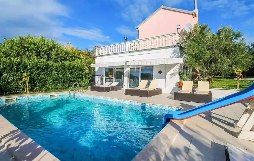 Вилла 220м² в Хорватии, Бртонигла. Стоимостью 550000€ аренда фото-1