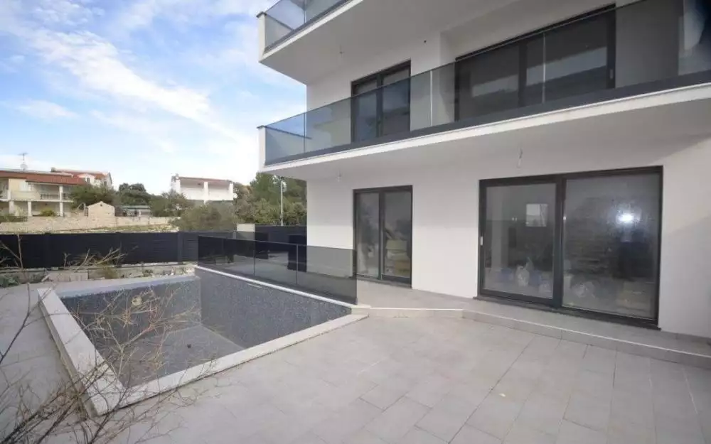 Вилла 280м² в Хорватии, Рогозница. Стоимостью 600000€ аренда фото-1