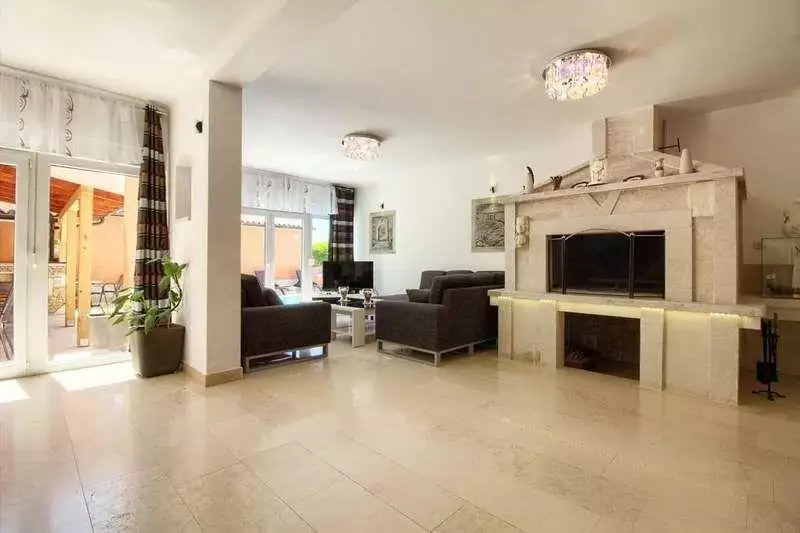Вилла 360м² в Хорватии, Медулин. Стоимостью 800000€ аренда фото-2
