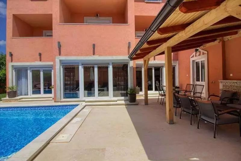Вилла 360м² в Хорватии, Медулин. Стоимостью 800000€ аренда фото-17