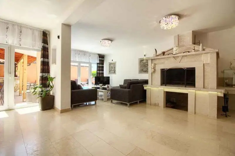 Вилла 360м² в Хорватии, Медулин. Стоимостью 800000€ аренда фото-5