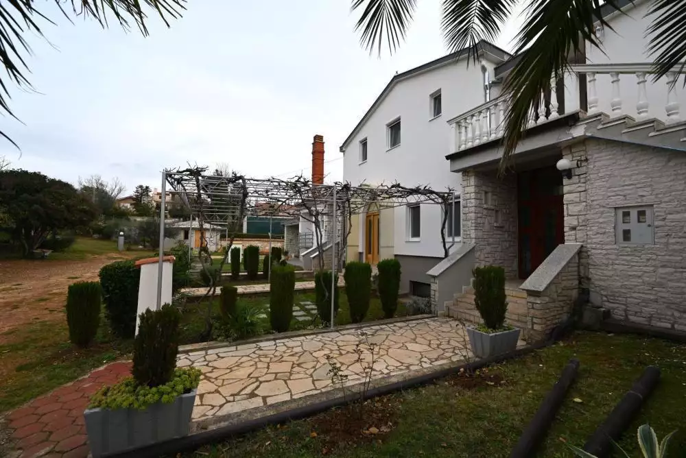 Отель, гостиница 750м² в Хорватии, Медулин. Стоимостью 2500000€ аренда фото-5