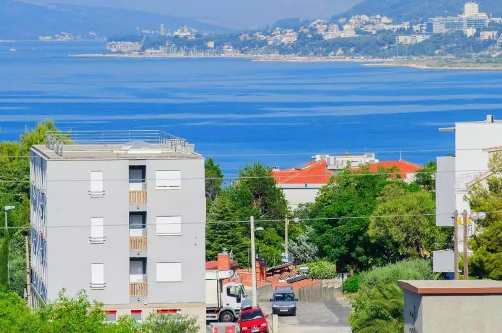 Отель, гостиница 468м² в Хорватии, Подстрана. Стоимостью 1100000€ аренда фото-4