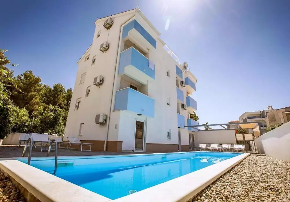 Отель, гостиница 468м² в Хорватии, Подстрана. Стоимостью 1100000€ аренда фото-5