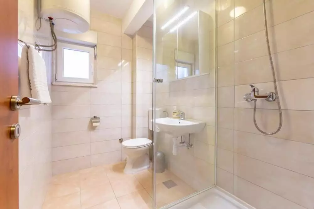 Отель, гостиница 468м² в Хорватии, Подстрана. Стоимостью 1100000€ аренда фото-11