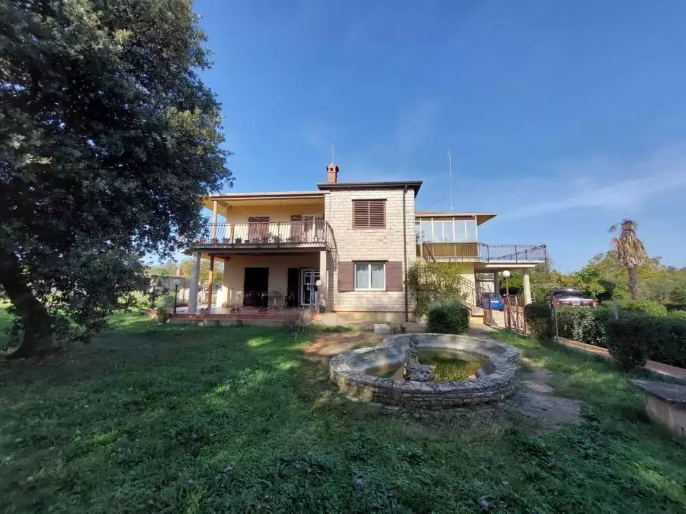 Вилла 330м² в Хорватии, Бртонигла. Стоимостью 1185000€ аренда фото-1