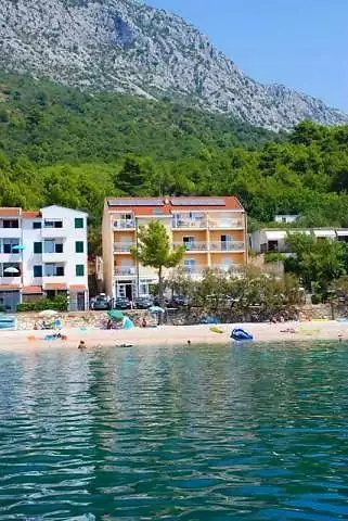 Отель, гостиница 835м² в Хорватии, Подаца. Стоимостью 2000000€ аренда фото-2