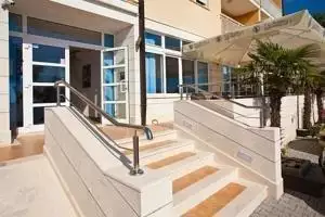Отель, гостиница 835м² в Хорватии, Подаца. Стоимостью 2000000€ аренда фото-5