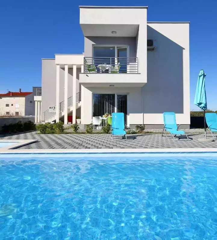 Отель, гостиница 235м² в Хорватии, Затон. Стоимостью 890000€ аренда фото-2