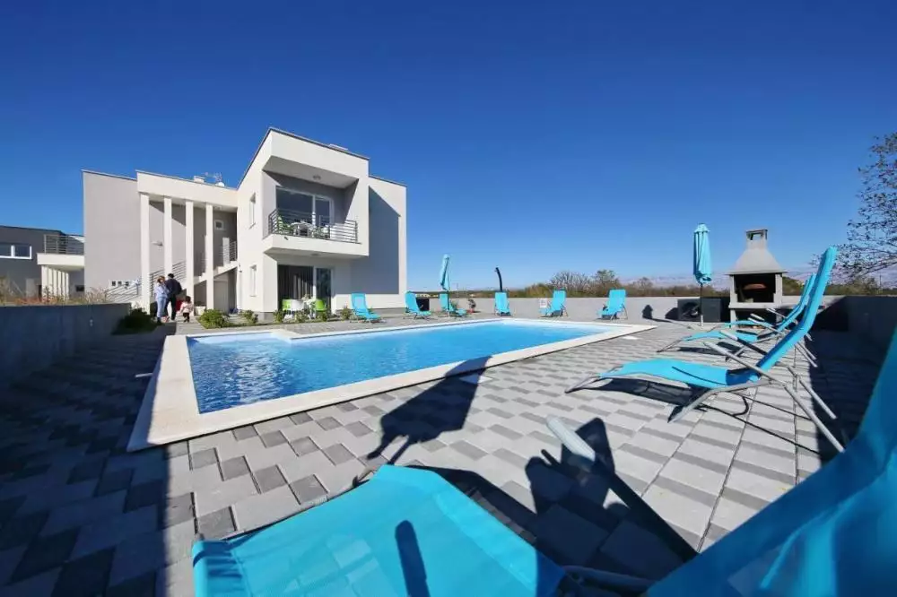 Отель, гостиница 235м² в Хорватии, Затон. Стоимостью 890000€ аренда фото-3