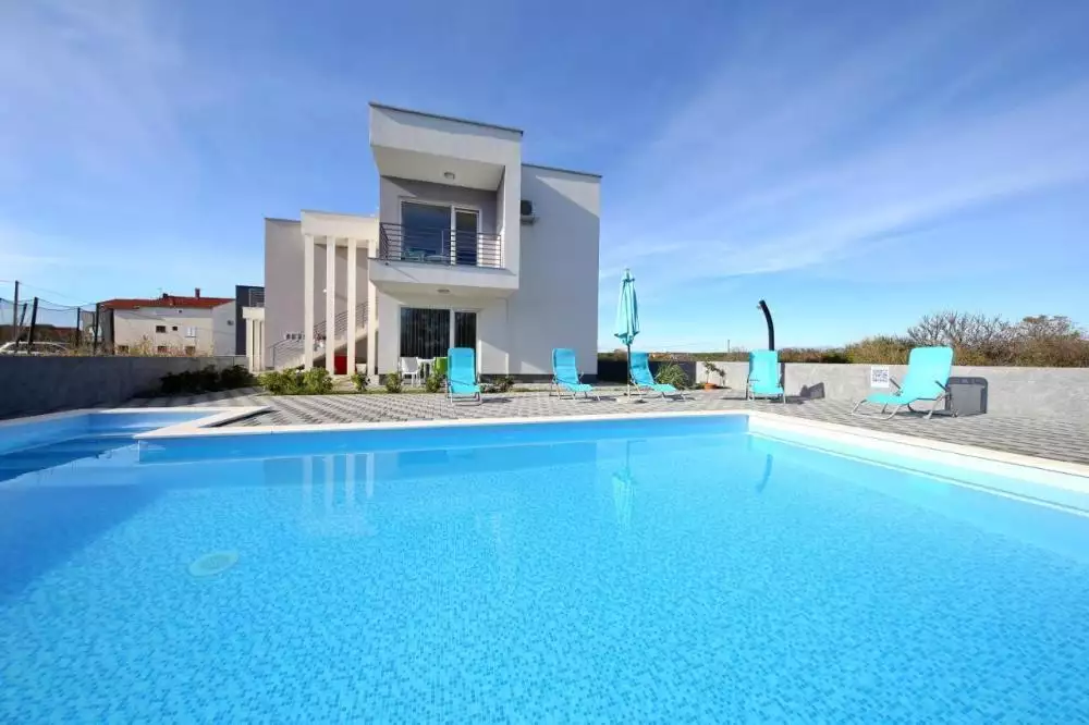 Отель, гостиница 235м² в Хорватии, Затон. Стоимостью 890000€ аренда фото-11