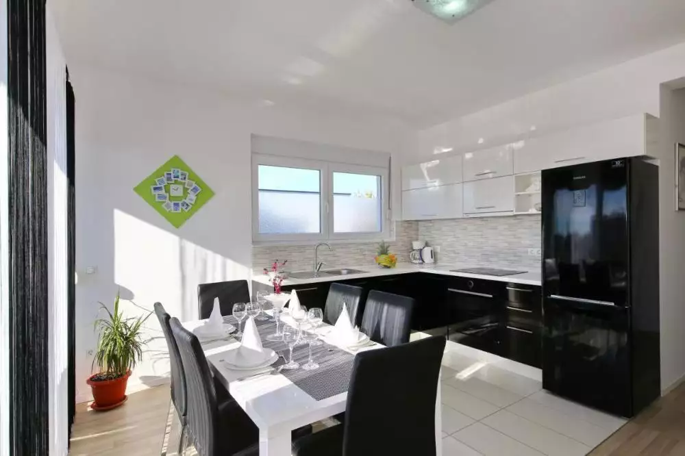 Отель, гостиница 235м² в Хорватии, Затон. Стоимостью 890000€ аренда фото-12