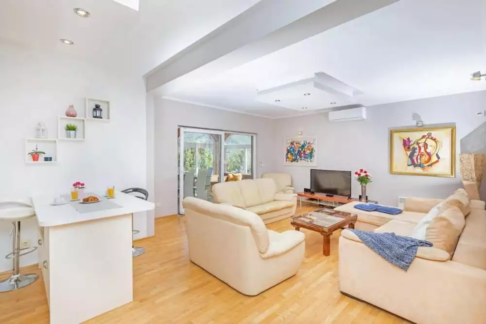 Отель, гостиница 400м² в Хорватии, Затон. Стоимостью 1780000€ аренда фото-15