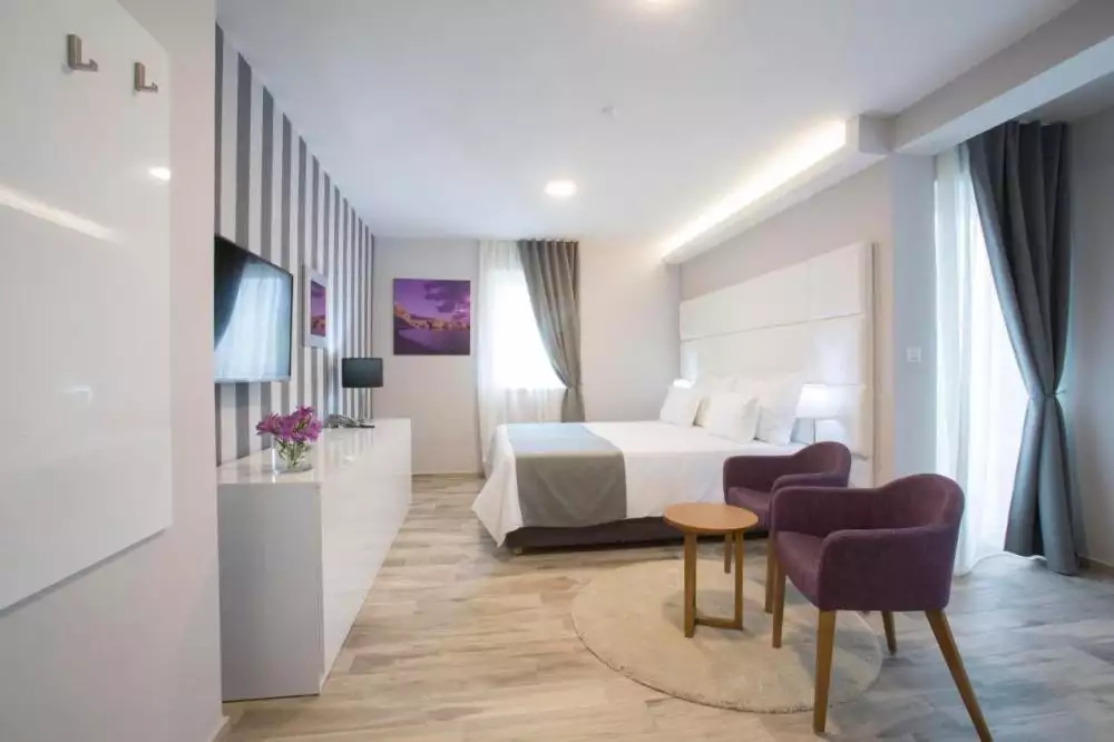 Отель, гостиница 1200м² в Испании, Ло-Паган. Стоимостью 2450000€ аренда фото-1