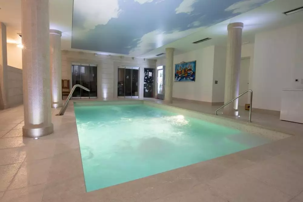 Отель, гостиница 1141м² в Хорватии, Тучепи. Стоимостью 4300000€ аренда фото-20