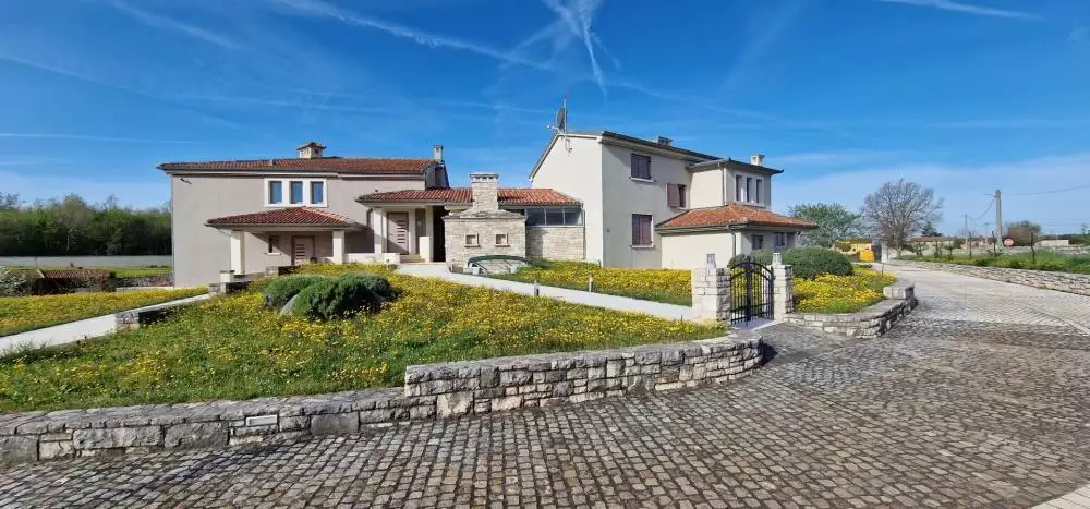 Отель, гостиница 729м² в Хорватии, Барбан. Стоимостью 1880000€ аренда фото-1