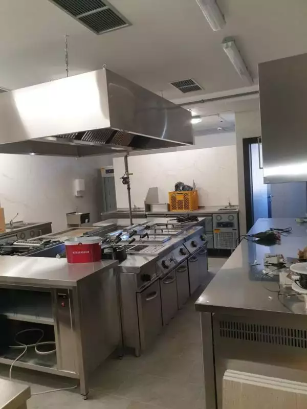 Отель, гостиница 1000м² в Турции, Эсеньюрт. Стоимостью 4000000€ аренда фото-12