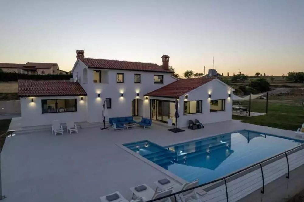Вилла 200м² в Хорватии, Бузет. Стоимостью 2075000€ аренда фото-4