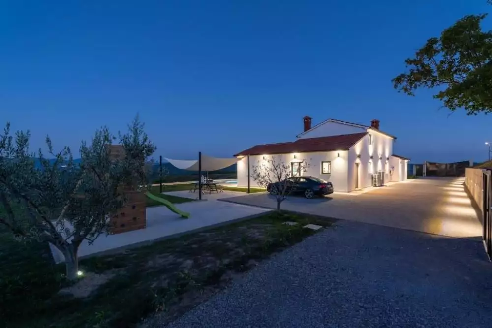 Вилла 200м² в Хорватии, Бузет. Стоимостью 2075000€ аренда фото-10