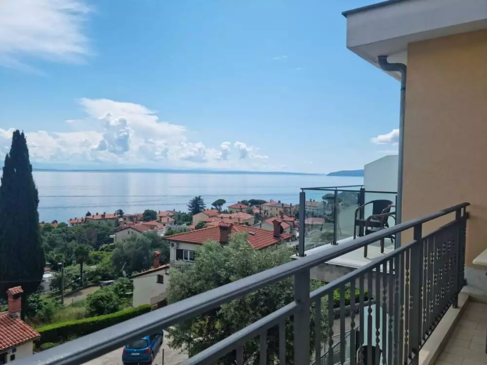 Отель, гостиница 960м² в Хорватии, Ловран. Стоимостью 1650000€ аренда фото-4