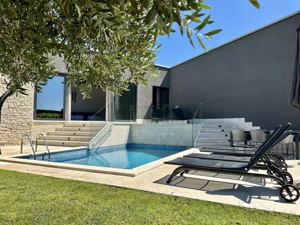 Вилла 400м² в Хорватии, Умаг. Стоимостью 1550000€ аренда фото-25