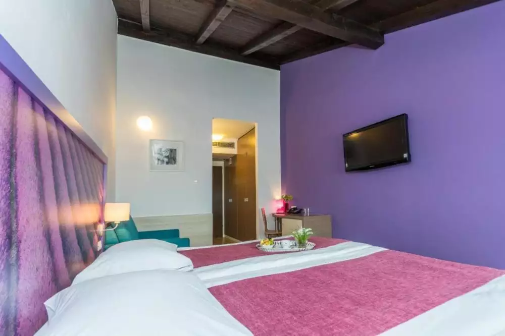 Отель, гостиница 1м² в Хорватии, Пореч. Стоимостью 2900000€ аренда фото-2