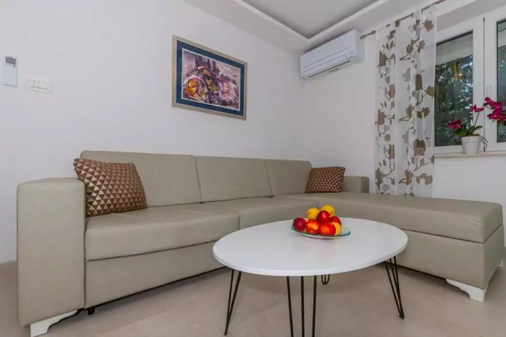 Отель, гостиница 440м² в Хорватии, Цриквеница. Стоимостью 1350000€ аренда фото-19
