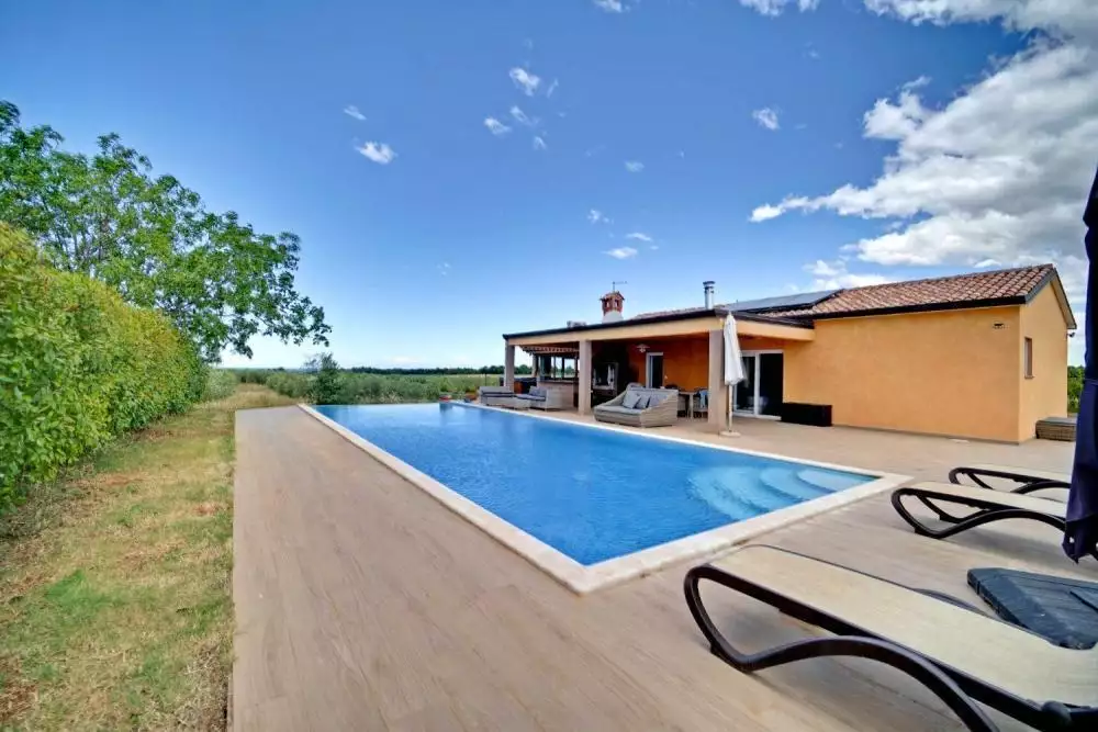 Вилла 165м² в Хорватии, Новиград. Стоимостью 1100000€ аренда фото-2