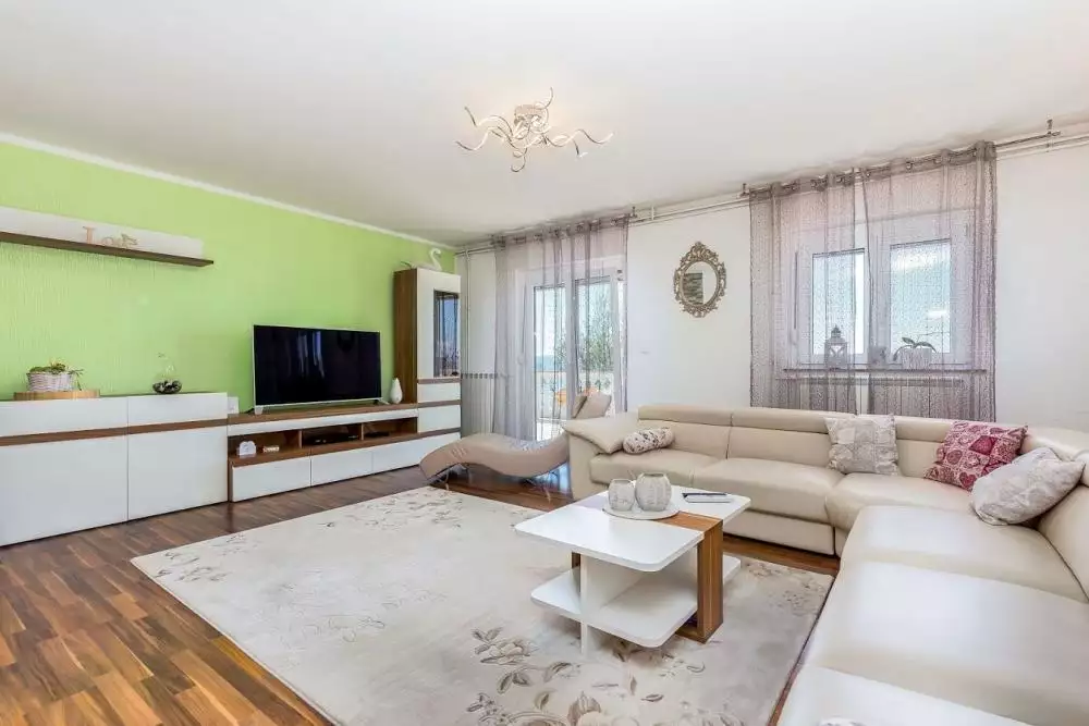 Отель, гостиница 335м² в Хорватии, Цриквеница. Стоимостью 699000€ аренда фото-13