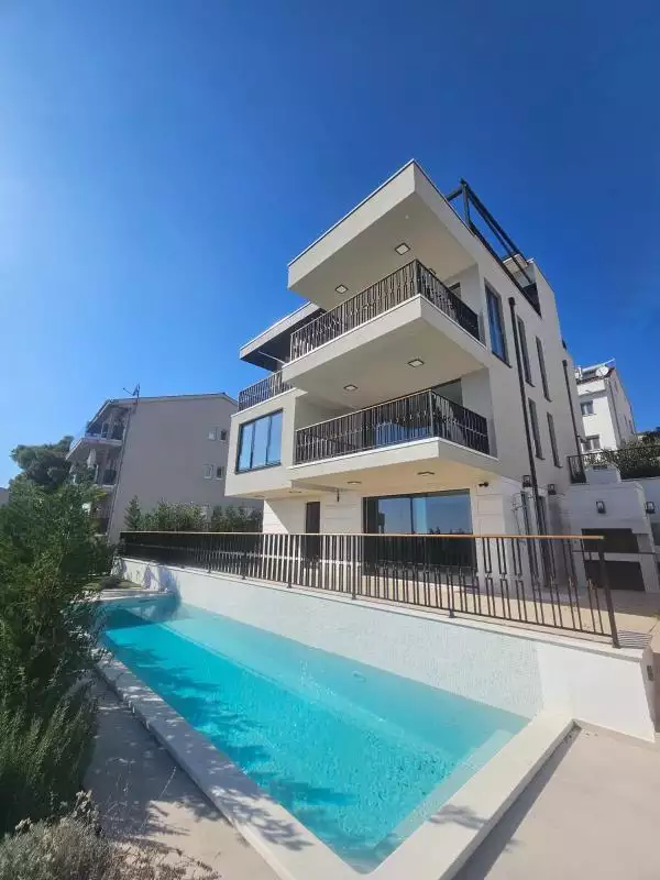 Вилла 225м² в Хорватии, Чиово. Стоимостью 1550000€ аренда фото-11