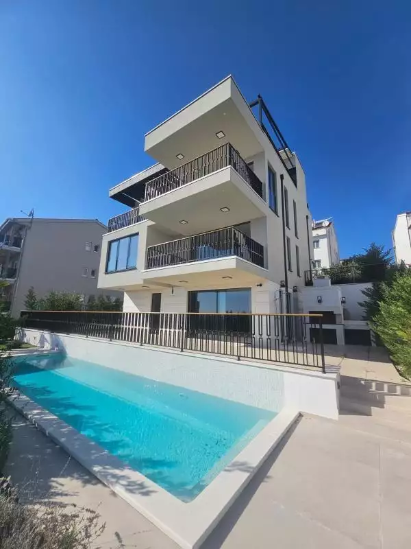 Вилла 225м² в Хорватии, Чиово. Стоимостью 1550000€ аренда фото-12