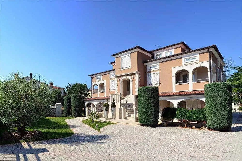 Отель, гостиница 535м² в Хорватии, Фунтана. Стоимостью 1650000€ аренда фото-2