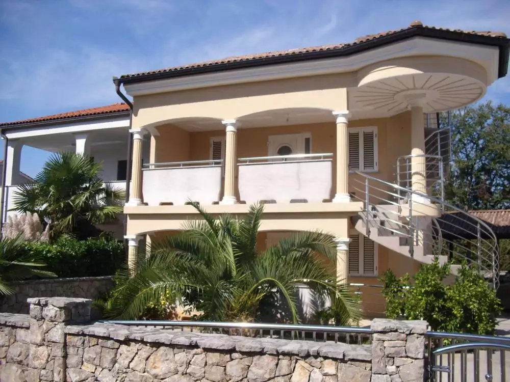 Отель, гостиница 160м² в Хорватии, Малинска. Стоимостью 570000€ аренда фото-1