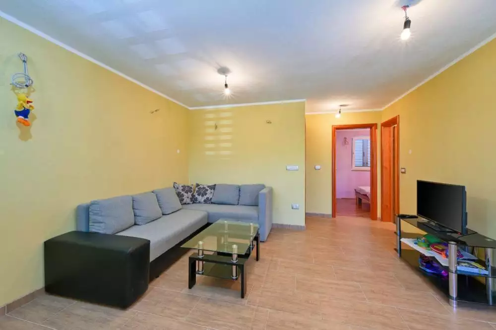 Отель, гостиница 160м² в Хорватии, Малинска. Стоимостью 570000€ аренда фото-7
