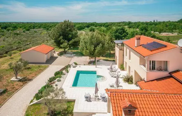 Вилла 460м² в Хорватии, Воднян. Стоимостью 2000000€ аренда фото-1