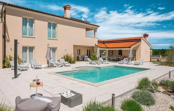 Вилла 460м² в Хорватии, Воднян. Стоимостью 2000000€ аренда фото-3