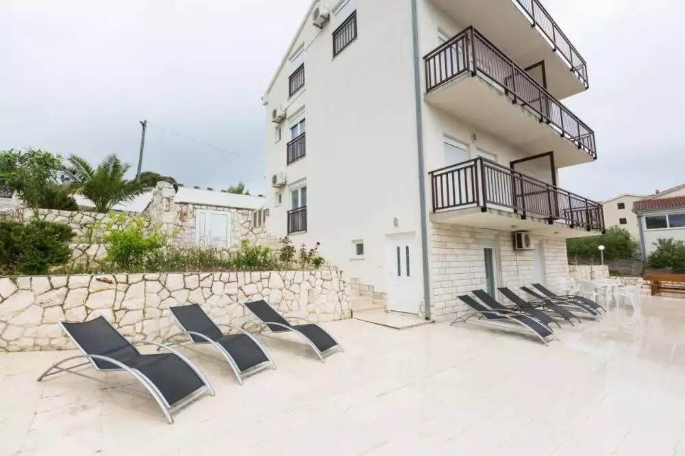 Отель, гостиница 327м² в Хорватии, Чиово. Стоимостью 1500000€ аренда фото-3