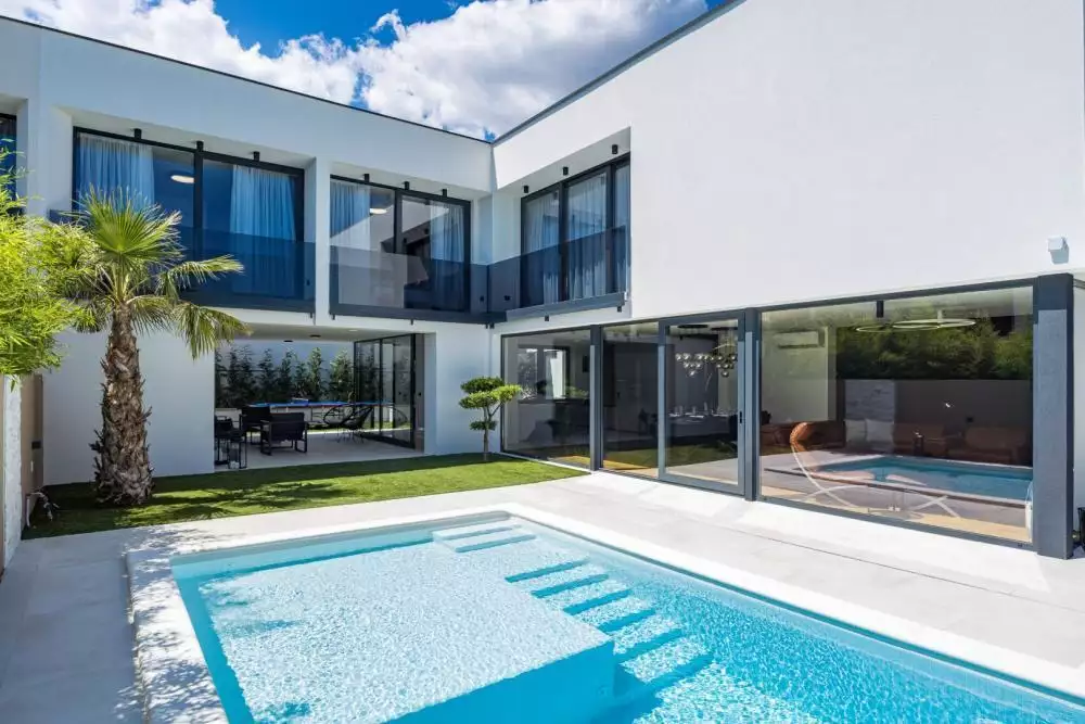 Вилла 220м² в Хорватии, Медулин. Стоимостью 1300000€ аренда фото-1