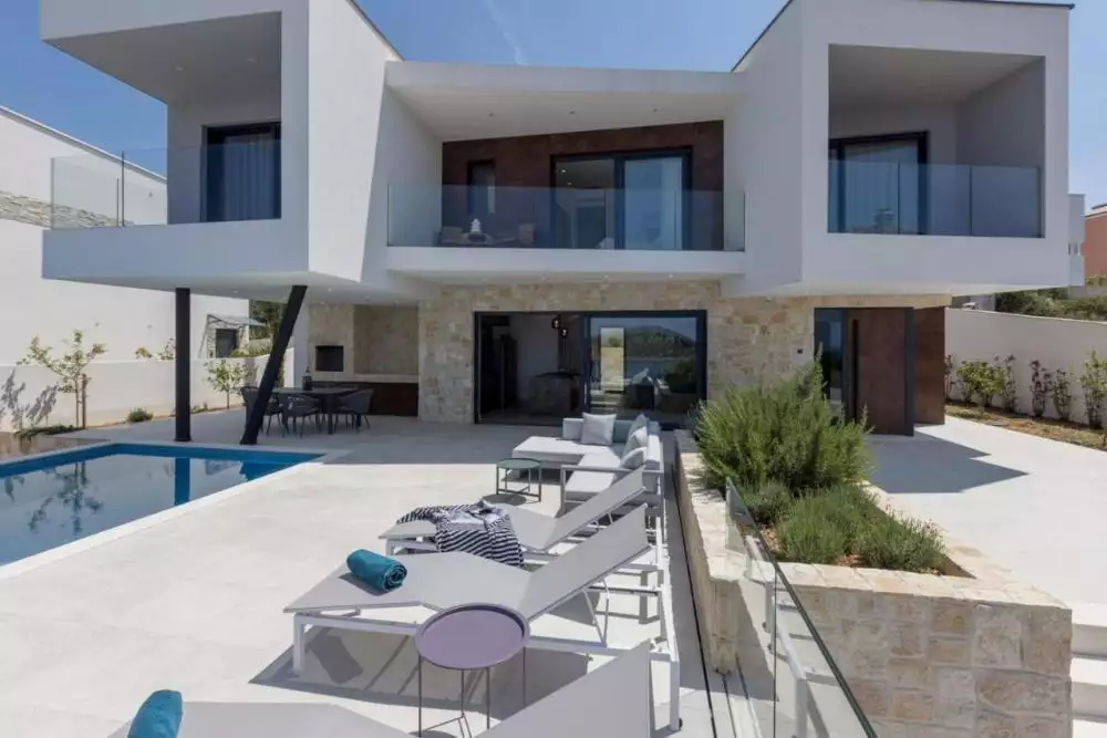 Вилла 270м² в Хорватии, Рогозница. Стоимостью 1550000€ аренда фото-1