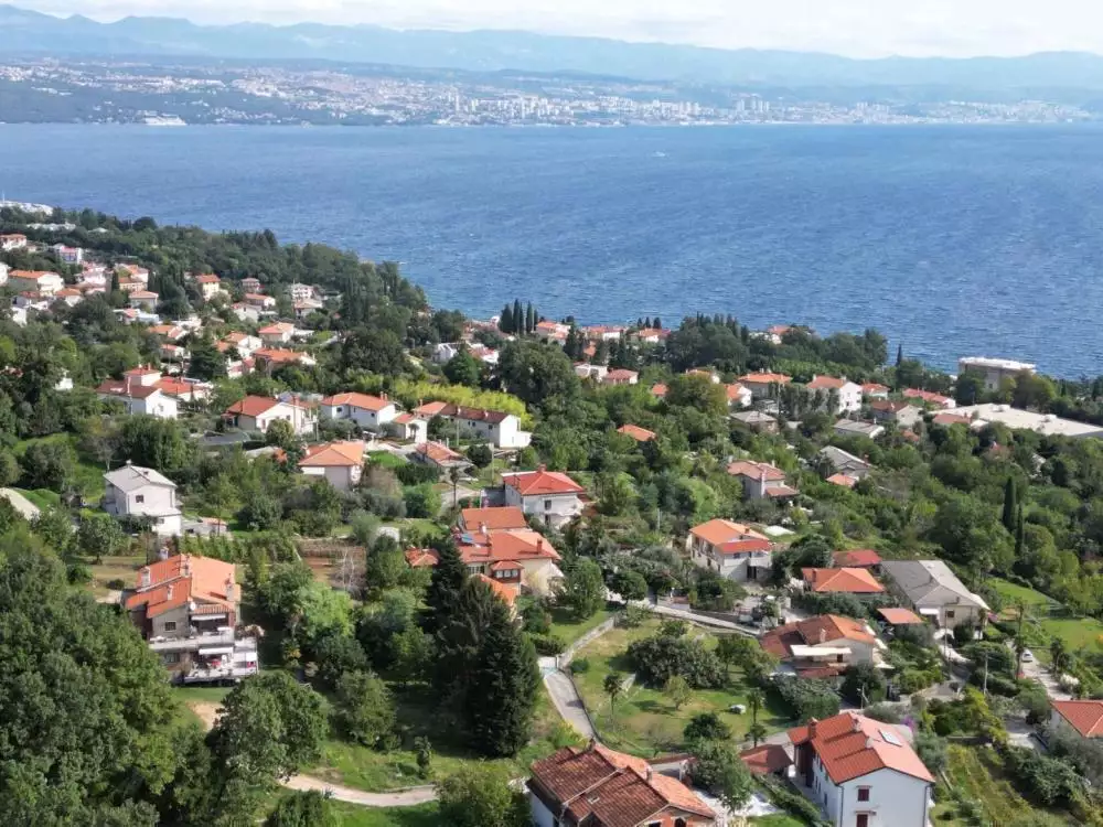 Отель, гостиница 700м² в Хорватии, Ловран. Стоимостью 3700000€ аренда фото-4