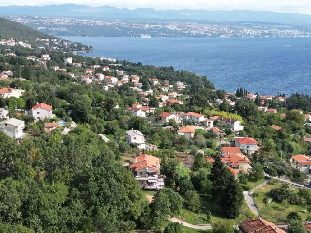Отель, гостиница 700м² в Хорватии, Ловран. Стоимостью 3700000€ аренда фото-5