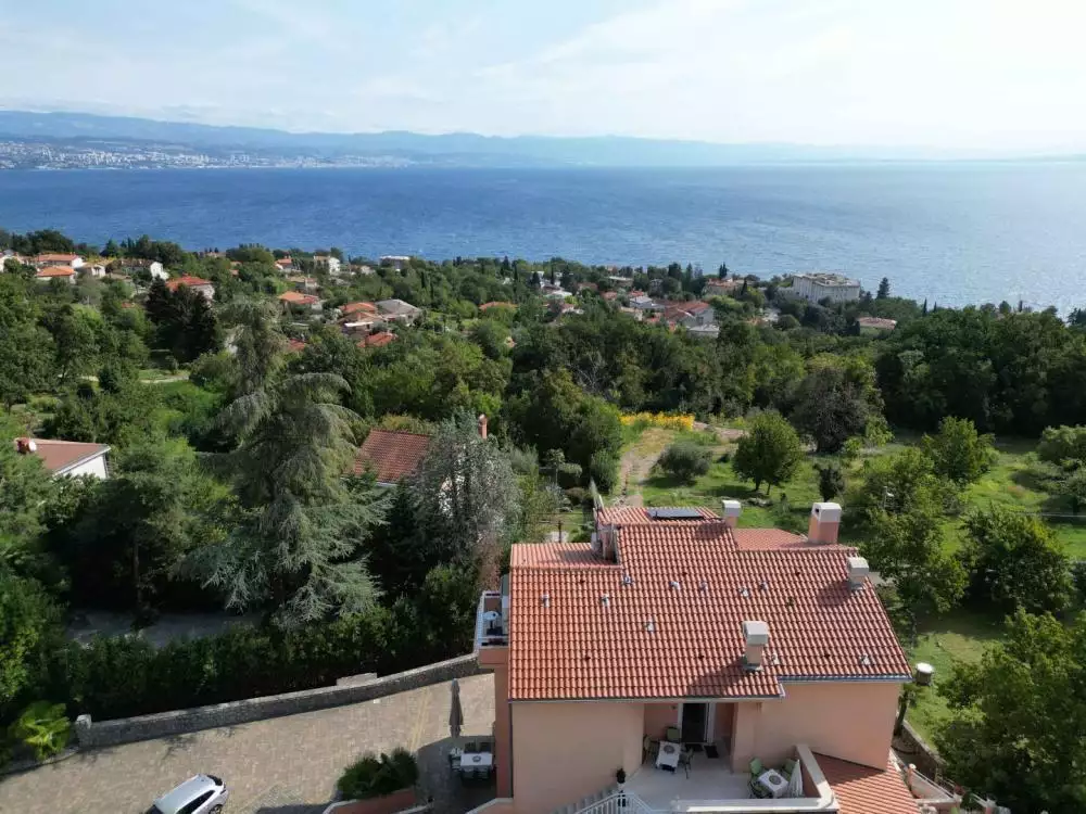 Отель, гостиница 700м² в Хорватии, Ловран. Стоимостью 3700000€ аренда фото-17