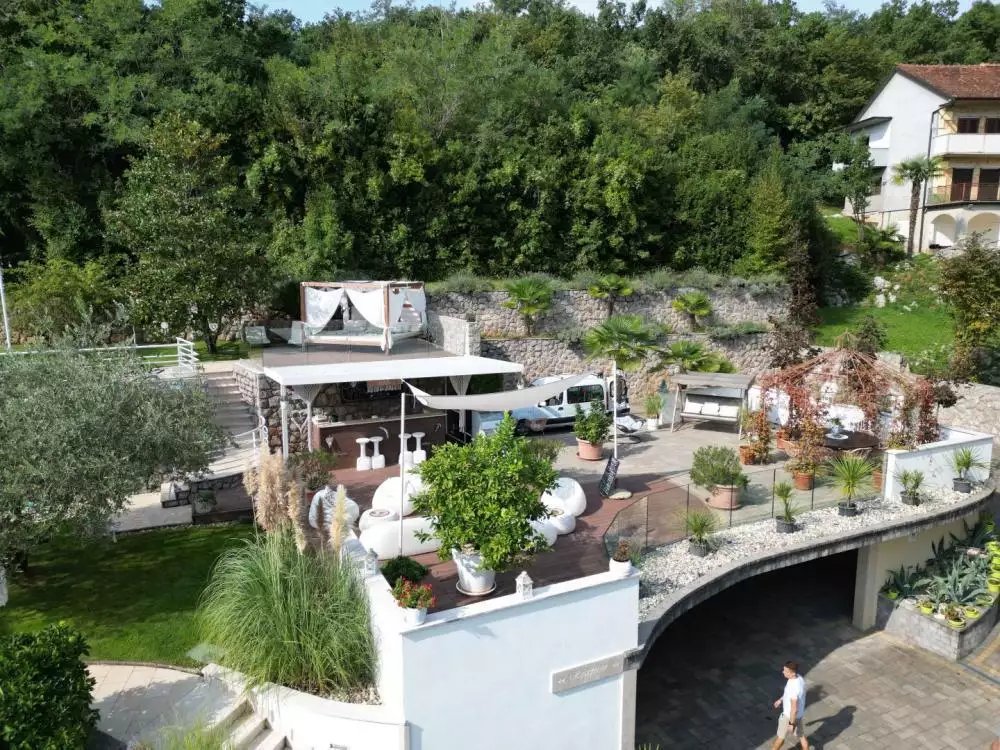 Отель, гостиница 700м² в Хорватии, Ловран. Стоимостью 3700000€ аренда фото-20