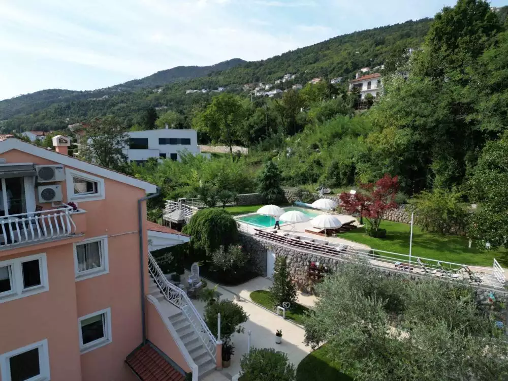 Отель, гостиница 700м² в Хорватии, Ловран. Стоимостью 3700000€ аренда фото-21