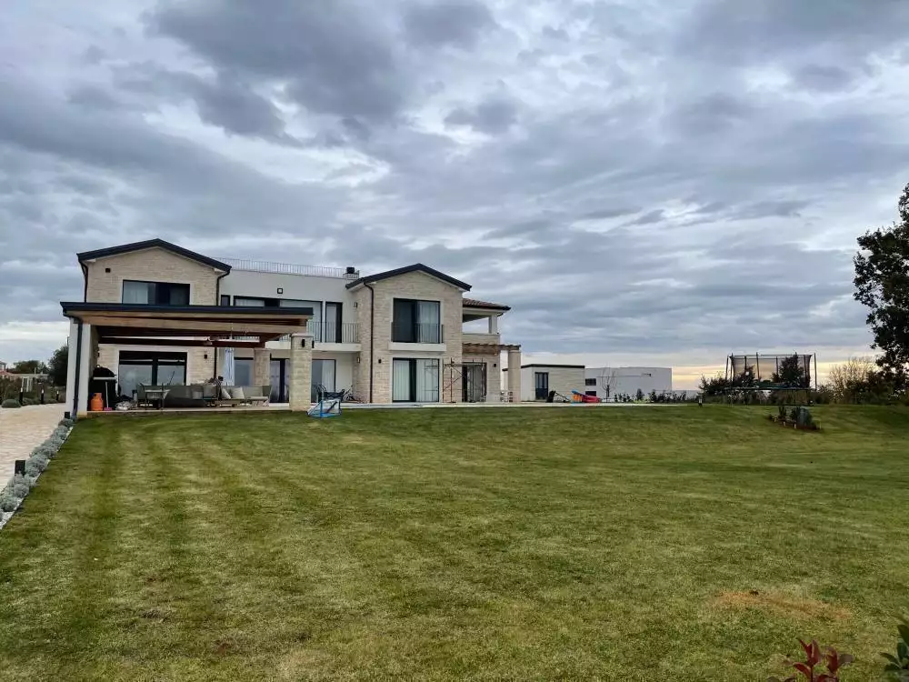 Вилла 500м² в Хорватии, Пореч. Стоимостью 3000000€ аренда фото-1